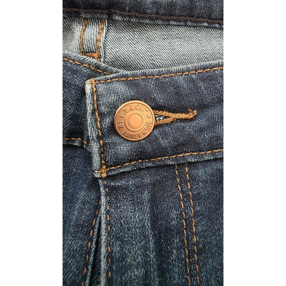 Signature by Levi Strauss Womens Mid-Rise Capri Jeans Dark Wash Blue Denim Crop - Picture 6 of 9